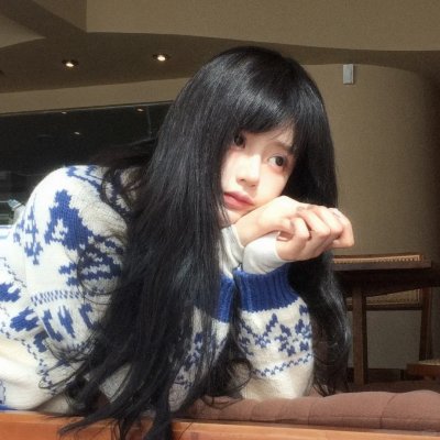 "女毕业生"